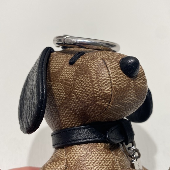 Coach X Peanuts Snoopy BagCharm SIGNATURE Canvas Purse Keychain Logo Limited - Picture 9 of 9